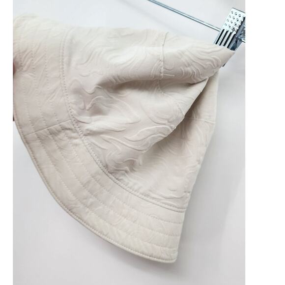 New NWT‎ Lululemon Both Ways Bone Bucket Hat Embossed Reversible L/XL - Picture 4 of 8